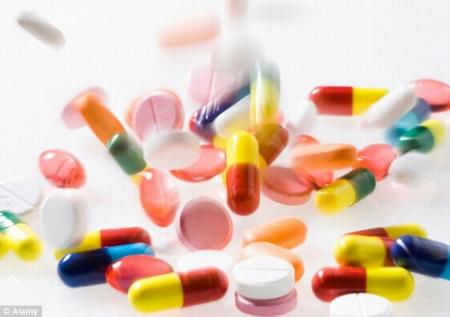 Nguy hiểm khi tự mua kháng sinh trị ho