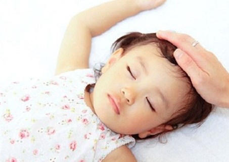 Phân biệt cảm lạnh và cảm cúm ở trẻ em