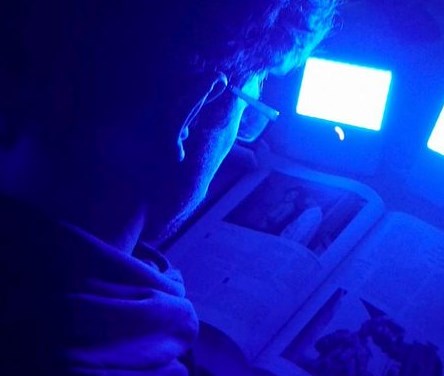 Bác sĩ nhãn khoa giải thích về ánh sáng xanh và quy tắc 20-20-20 của Hiệp hội Thị lực Hoa Kỳ