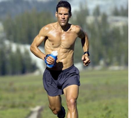 Người đàn ông chạy 3 ngày 3 đêm không mệt mỏi