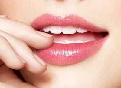 Làm sao để giữ cho môi căng mọng và đôi tay mịn màng mùa đông