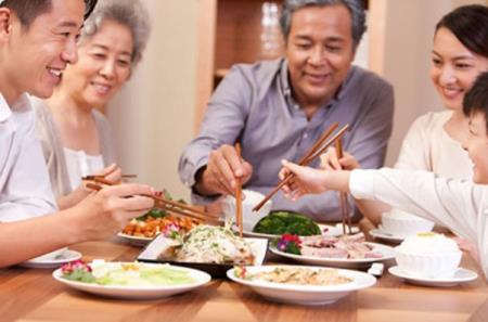 Ăn uống dịp Tết ra sao để bạn tránh tăng cân