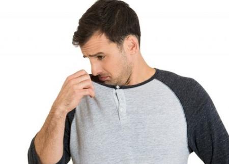 Hôi nách mùa hè làm sao hạn chế?