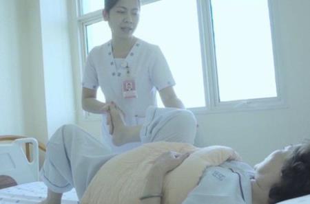 Người phụ nữ bị nhiễm trùng toàn thân do chích thuốc trị đau khớp