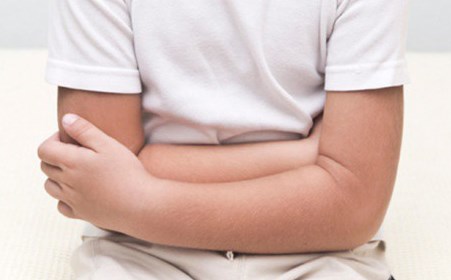 Cứ 10 người đi du lịch thì tới 4 người bị táo bón, tại sao vậy?