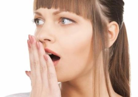 Bác sĩ răng miệng chỉ các "bí kíp" đánh bay mùi hôi miệng
