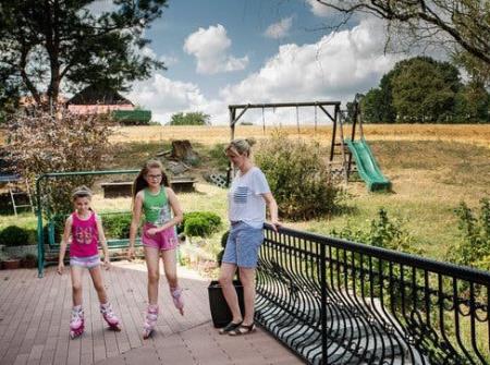 Ngôi làng Ba Lan 10 năm không sinh được con trai: Nghe thì vô lý nhưng toán học lại có lời giải thích thuyết phục