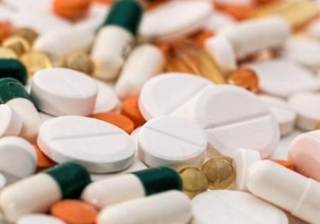 Uống nhiều loại thuốc riêng biệt Chi phí ít hơn 1 loại thuốc kết hợp. Tại sao?
