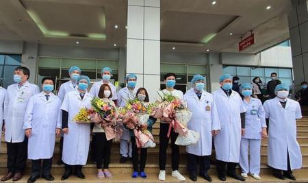 3 bệnh nhân mắc virus corona khỏi bệnh là nhờ phác đồ riêng phù hợp với người Việt