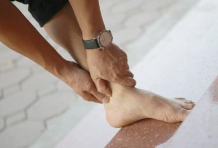 Vì sao hay bị chuột rút, cách phòng chống thế nào