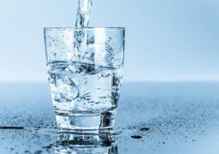 Vì sao nên uống 8 ly nước mỗi ngày