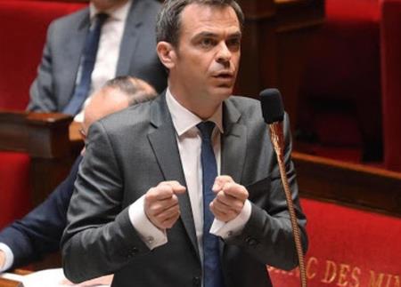 Khi cần hạ sốt, phải dùng thuốc gì: paracetamol hay Ibuprofen?