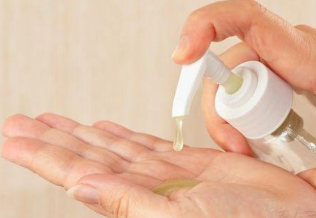 Corona chủng mới sống đến 3 giờ trong không khí, đến 3 ngày trên nhựa, inox vậy nên phải rửa tay thường xuyên để phòng chống covid -19