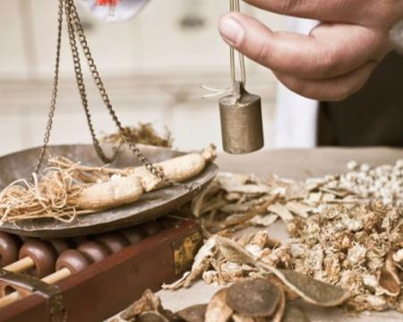 Phương pháp điều trị Covid-19 của Trung Quốc: kết hợp đông tây y