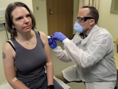 `vắc-xin Covid-19: Mỹ` Người đầu tiên trên thế giới được Tiêm thử nghiệm vắc-xin Covid-19