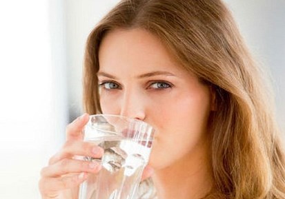 Lợi ích vàng khi uống nước lúc bụng đói vào buổi sáng