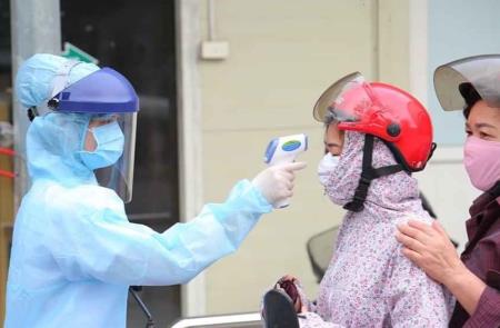 Cách ly hàng chục y, bác sĩ liên quan đến bệnh nhân Covid-19 thứ 237