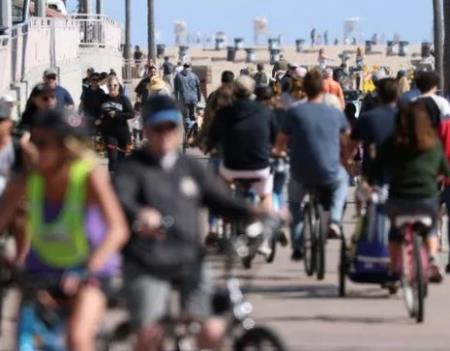 Vì sao người dân phương Tây khó chấp hành lệnh phong tỏa