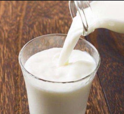 Lợi ích khi uống sữa nóng và sữa lạnh