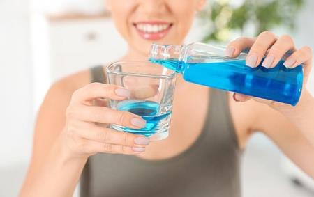 Súc miệng có phòng được COVID-19 và các bệnh đường hô hấp khác hay không?