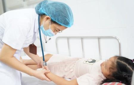 BS cảnh báo biến chứng nguy hiểm của sốt xuất huyết