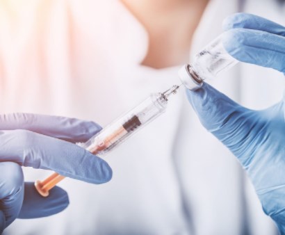 Không tiêm vaccine, mắc Covid-19 có nguy cơ trở nặng cao gấp 60 lần