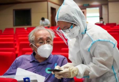 BS Bệnh viện Đại học Y Dược TP HCM khuyến cáo: 2 nhóm người không nên tiêm vắc xin Covid-19 Moderna