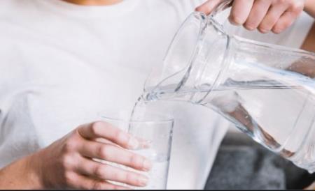 Nếu bạn luôn thấy khô miệng khát nước, uống nước không có tác dụng, cẩn trọng các bệnh sau
