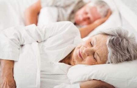 Nghiên cứu cho thấy ngủ bảy tiếng 1 ngày là tốt nhất cho tuổi trung niên và tuổi già