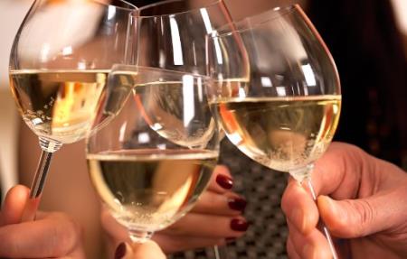 Sử dụng rượu có thể làm thay đổi vi khuẩn đường ruột