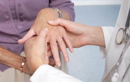 Thuốc uống là lựa chọn hàng đầu trong điều trị bệnh đa xơ cứng