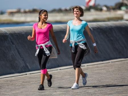 Đi bộ mang lại lợi ích to lớn cho bệnh đau thắt lưng