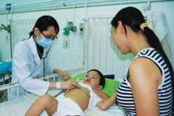 Cẩn trọng khi dùng kháng sinh cho trẻ