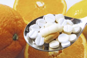 Không nên uống kháng sinh kèm vitamin C
