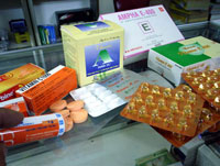 Dùng thừa vitamin, coi chừng bổ ngửa! 