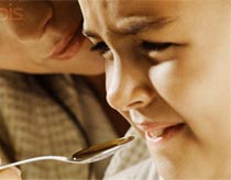 Cách giúp con uống thuốc