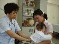 Thuốc hạ sốt cho trẻ: rất dễ nhầm lẫn