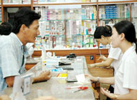 Uống thuốc theo quảng cáo: Thói quen nguy hiểm