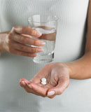 Uống thuốc khi trời nóng